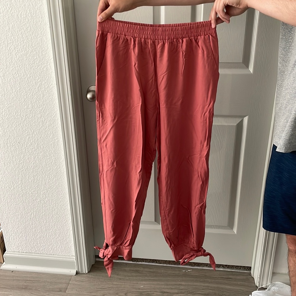 Red Tye Bottom Lulus Pants